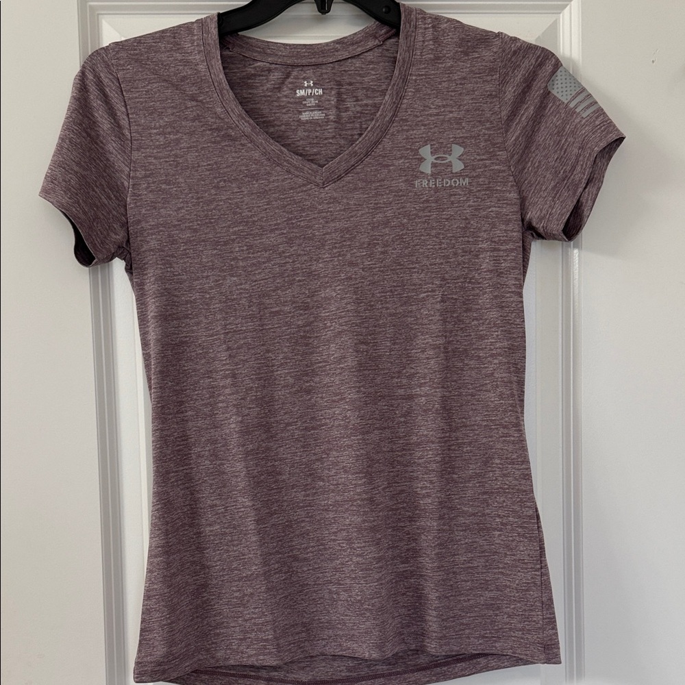 Under Armour Women's Short Sleeve V-Neck Tee - Heathered maroon